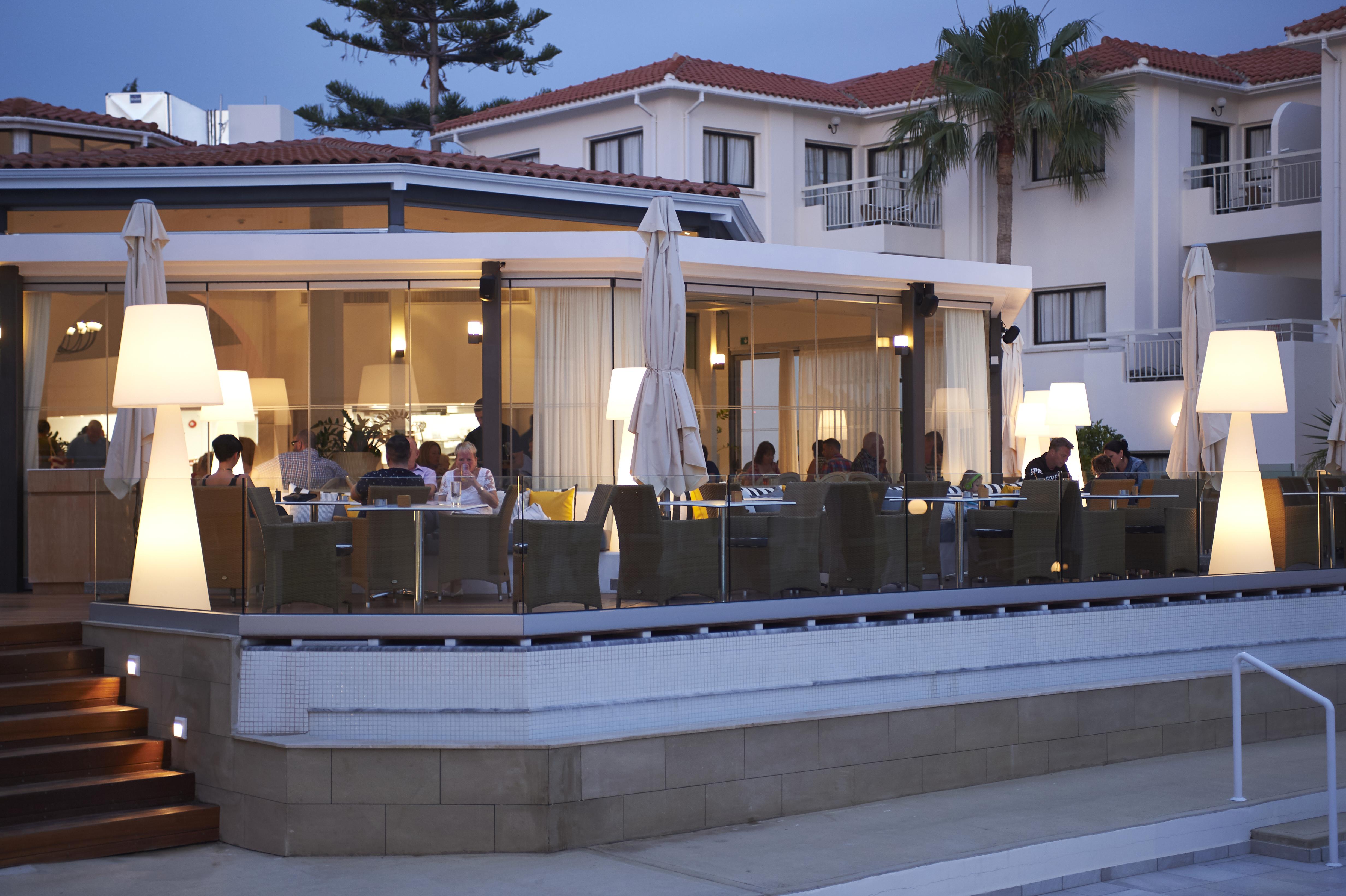 King Jason Paphos - Designed For Adults By Louis Hotels Dış mekan fotoğraf