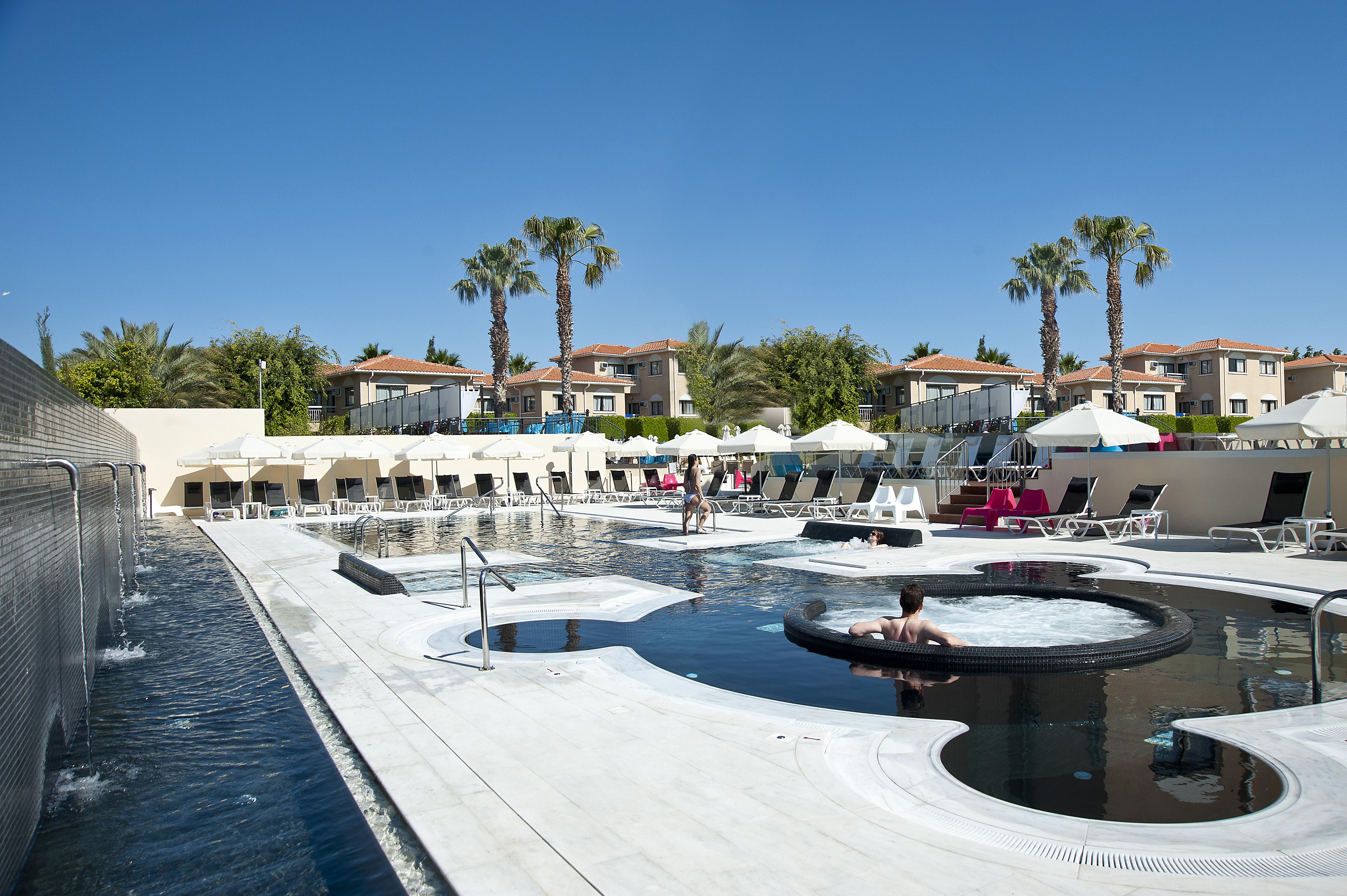 King Jason Paphos - Designed For Adults By Louis Hotels Dış mekan fotoğraf