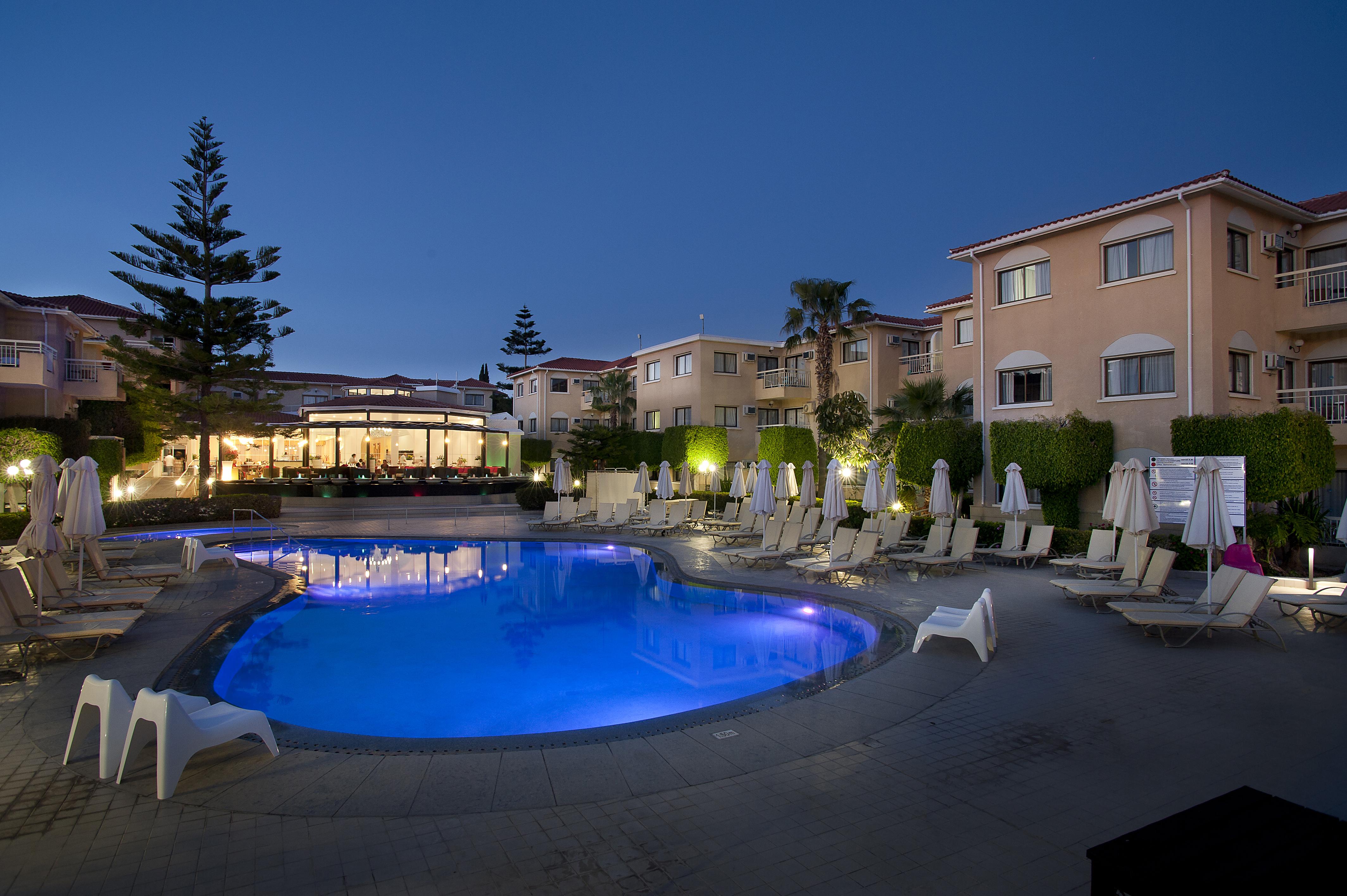 King Jason Paphos - Designed For Adults By Louis Hotels Dış mekan fotoğraf